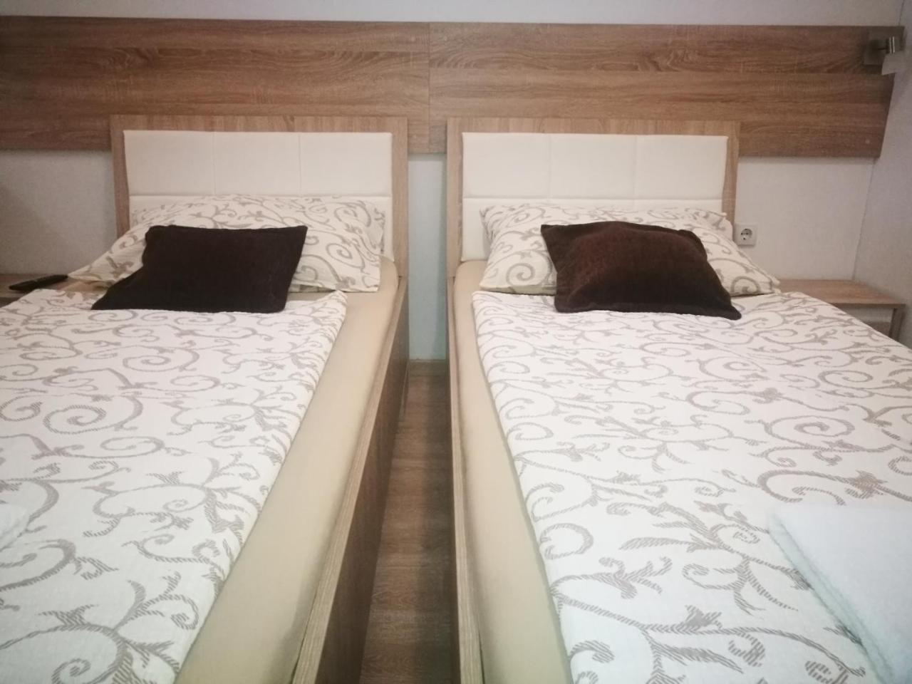 Rooms Aracic Slavonski Brod Eksteriør billede